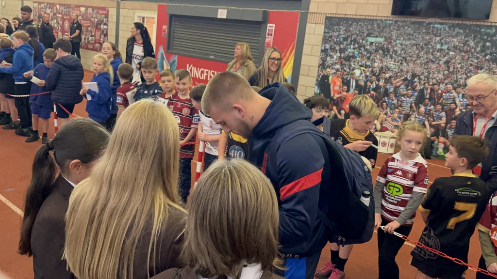 Hull KR player Mikey Lewis with fans.
Image by Alyssa Tyrer. 